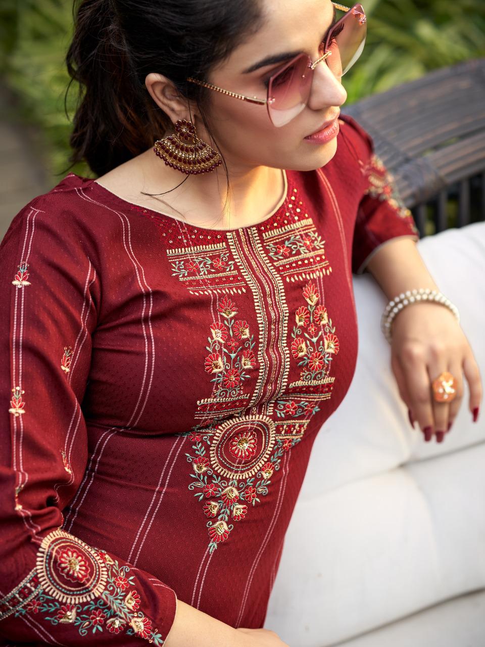 Ladies Flavour Saanvi 2 Ethnic Wear Rayon Weaving  Kurti With Bottom Collection